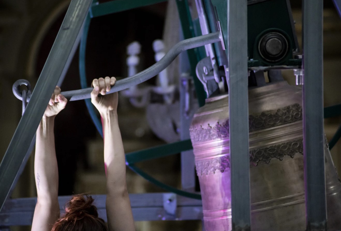 CLAMOR – Margarida Monteny – ensaio de circo